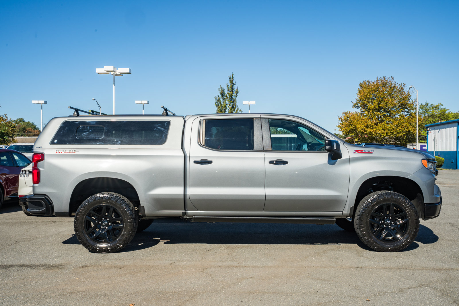 Used 2023 Chevrolet Silverado 1500 LT Trail Boss w/ LT Trail Boss Premium Package AWD/4WD image 3