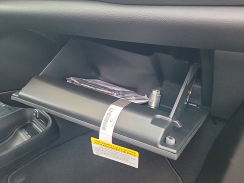 Used 2026 Chrysler Pacifica Select w/ S Appearance Package image 17