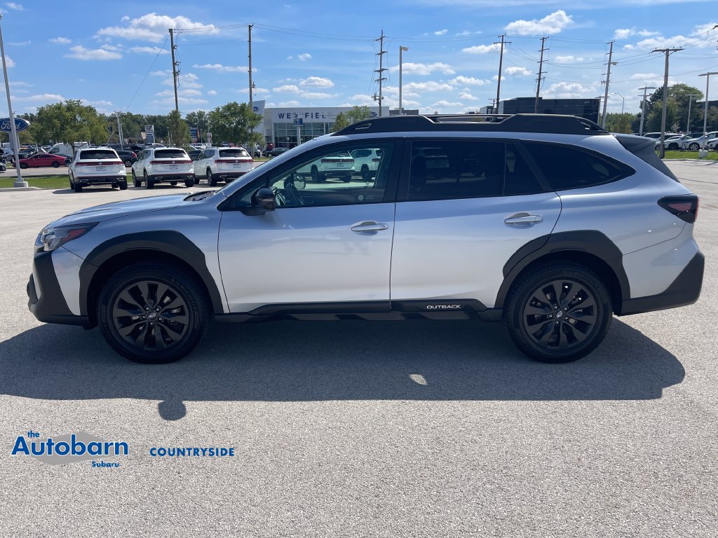 Used 2025 Subaru Outback Onyx Edition AWD/4WD image 2