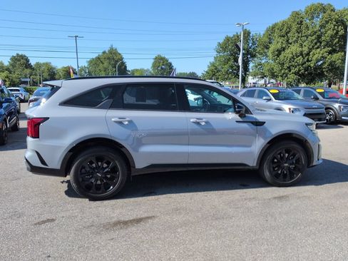Used 2022 Kia Sorento SX FWD image 2