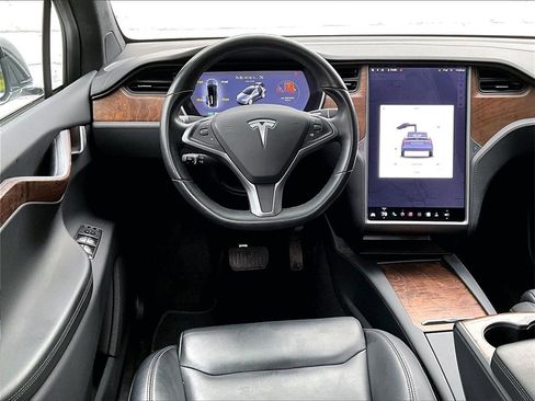 Used 2020 Tesla Model X Long Range image 11