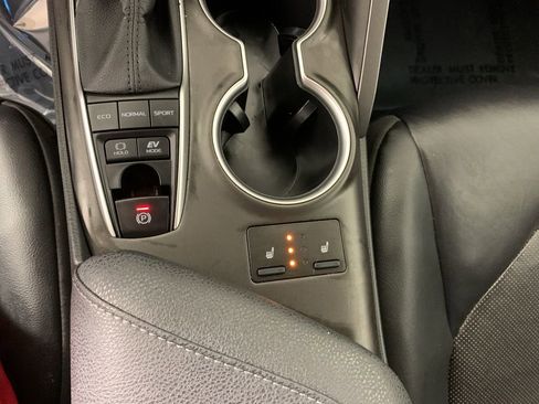 Used 2023 Toyota Camry XLE FWD image 26