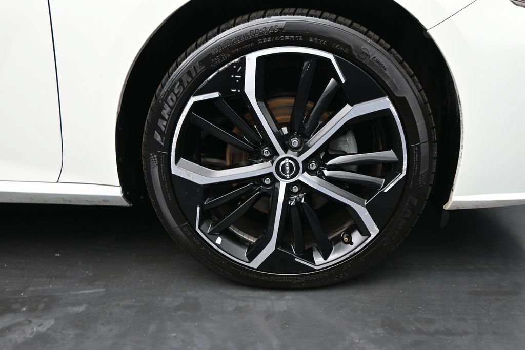 Used 2025 Nissan Altima 2.5 SR FWD image 10