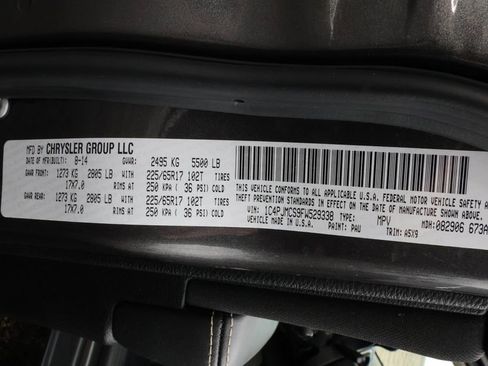 Used 2015 Jeep Cherokee Latitude w/ Comfort/Convenience Group image 41