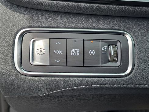 Used 2025 Buick Enclave Sport Touring w/ Power Package FWD image 29