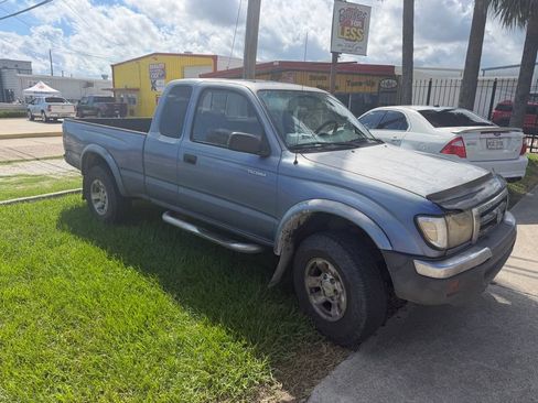 Used 1999 Toyota Tacoma PreRunner w/ Value Pkg RWD image 3