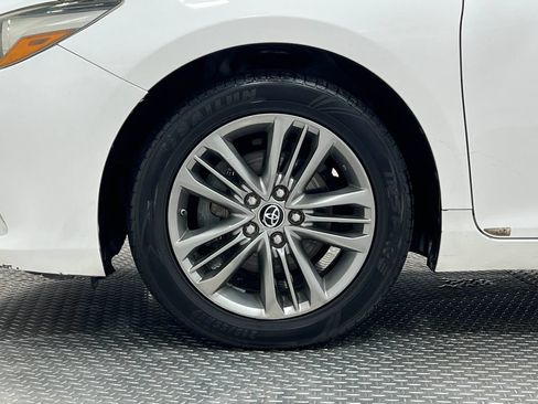 Used 2016 Toyota Camry SE FWD image 34