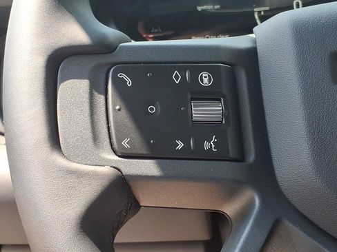 New 2026 Land Rover Defender 110 X-Dynamic SE AWD/4WD image 17