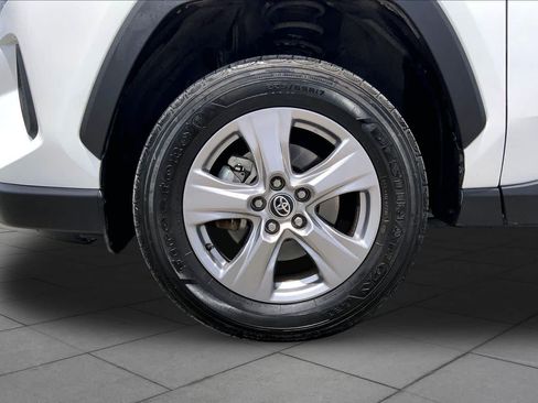 Used 2025 Toyota RAV4 XLE FWD image 11