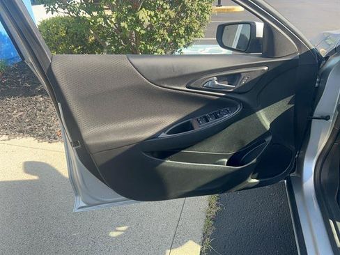 Used 2021 Chevrolet Malibu RS FWD image 9