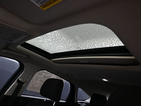 Used 2017 Ford Focus SEL image 27