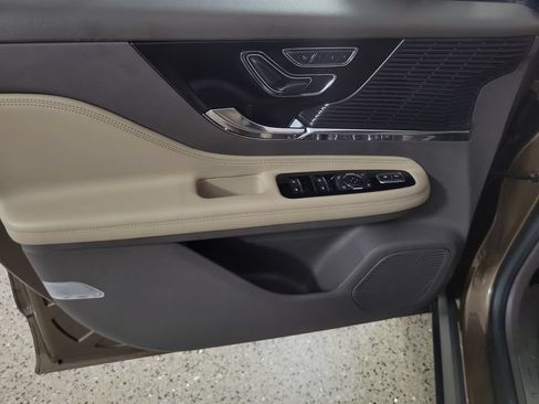Certified 2022 Lincoln Corsair FWD w/ Premium Package image 21