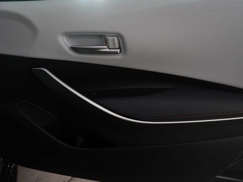 Used 2025 Toyota Corolla SE image 12