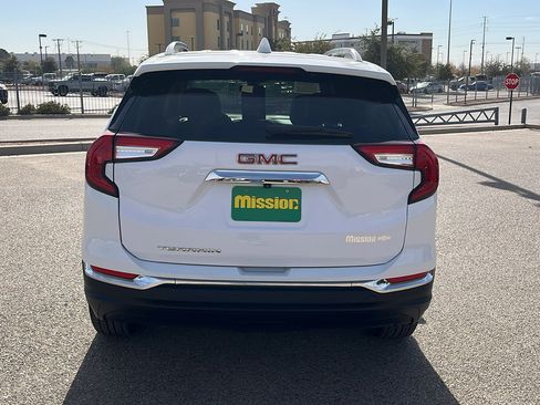 Certified 2024 GMC Terrain SLT image 7