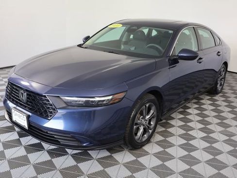 Used 2023 Honda Accord EX image 4