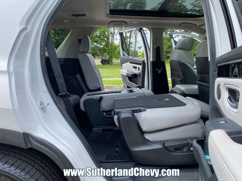 Used 2025 Honda Pilot Touring image 38