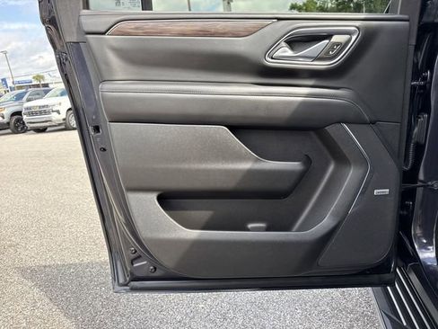 Used 2023 Chevrolet Suburban LT RWD image 44