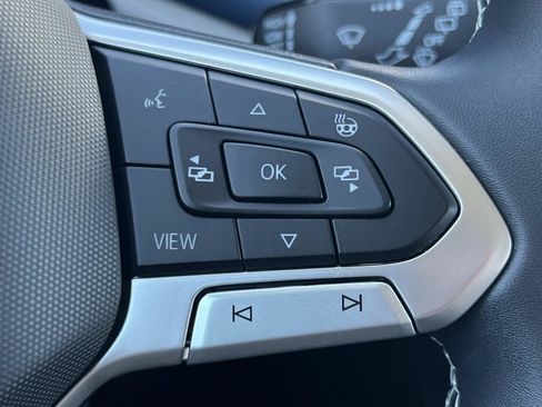 Certified 2023 Volkswagen Taos SE w/ Black Wheel Package image 10