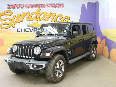 Used 2019 Jeep Wrangler Unlimited Sahara w/ Uconnect 4C Nav & Sound Group AWD/4WD image 2