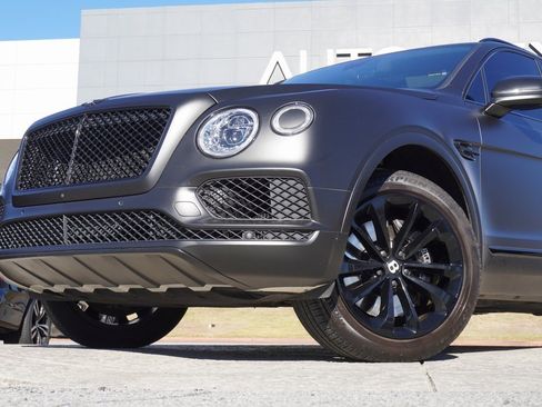 Used 2019 Bentley Bentayga image 35