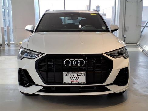 Used 2025 Audi Q3 2.0T Premium w/ Convenience Package image 2