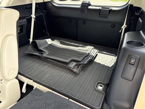 Used 2023 Lexus GX 460 Luxury w/ Sport Design Package AWD/4WD image 11