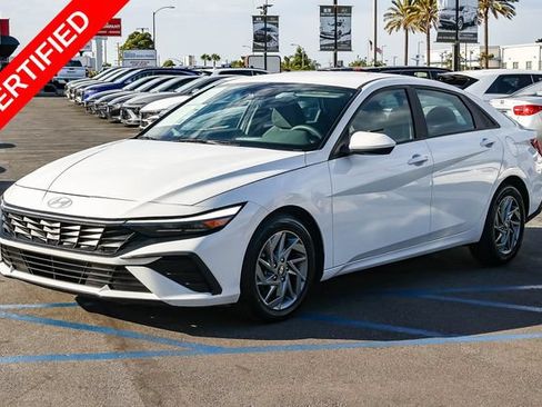 Certified 2024 Hyundai Elantra SEL FWD image 3
