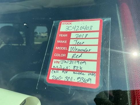 Used 2018 Jeep Wrangler Unlimited Sahara w/ Uconnect 4C Nav & Sound Group AWD/4WD image 36