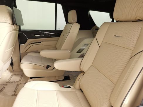 Used 2023 Cadillac Escalade Premium Luxury w/ LPO, Floor Liner Package AWD/4WD image 39