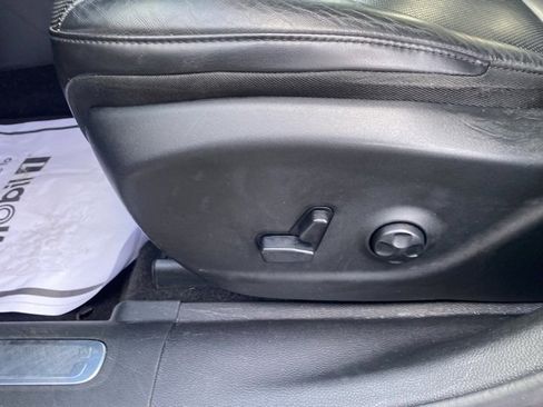 Used 2019 Jeep Cherokee Limited w/ Luxury Group image 17