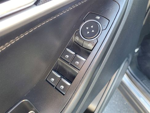 Certified 2022 Ford Explorer XLT w/ Equipment Group 202A image 17