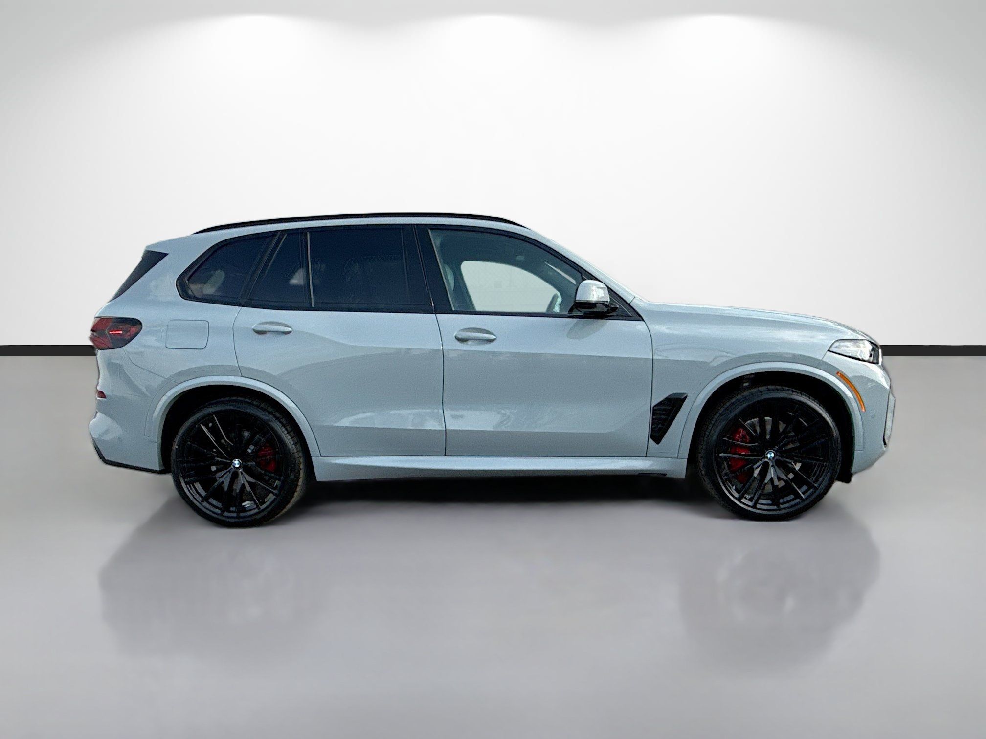 New 2026 BMW X5 sDrive40i w/ M Sport Package RWD image 2