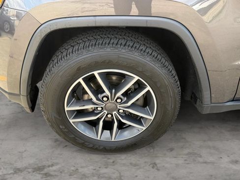 Used 2019 Jeep Grand Cherokee Limited AWD/4WD image 43
