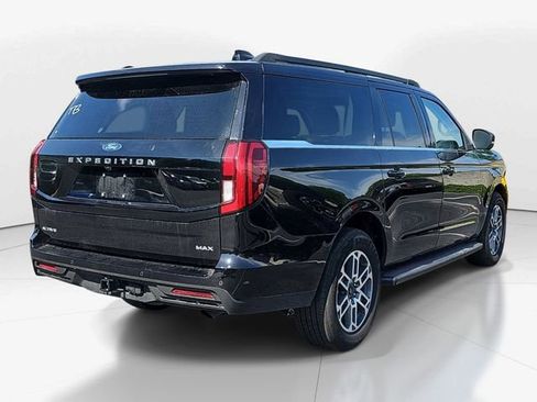 Used 2025 Ford Expedition Max Active RWD image 3