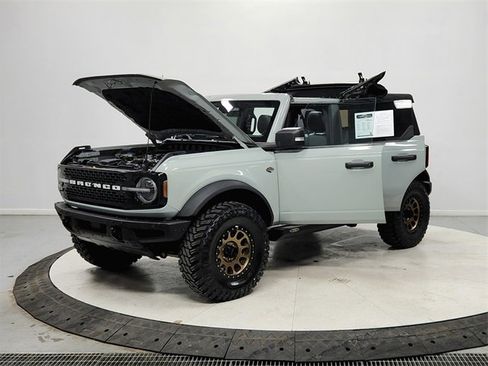 Used 2022 Ford Bronco Wildtrak image 11