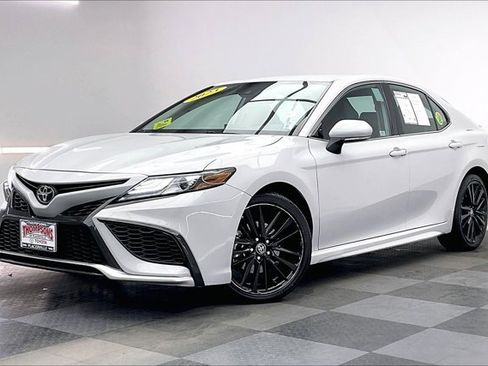 Used 2023 Toyota Camry XSE image 11