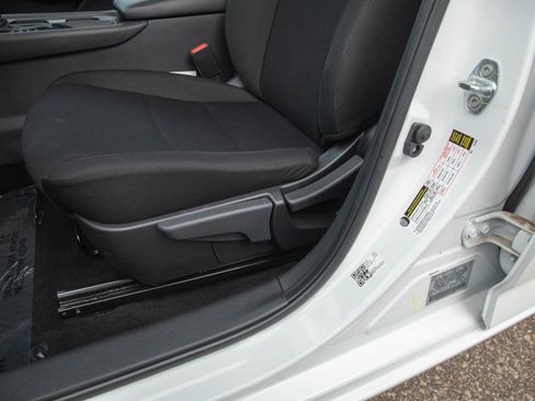 Used 2025 Nissan Sentra S FWD image 19