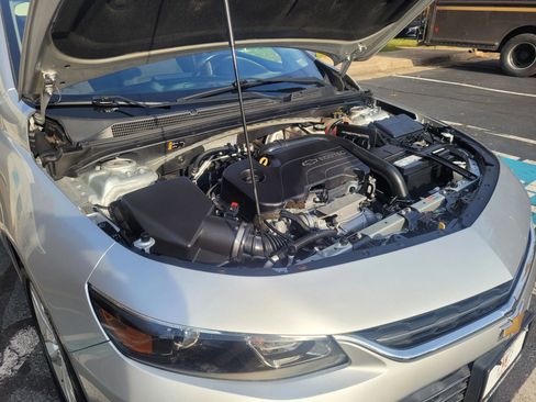 Used 2016 Chevrolet Malibu LT image 33