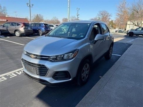 Used 2018 Chevrolet Trax LS image 9