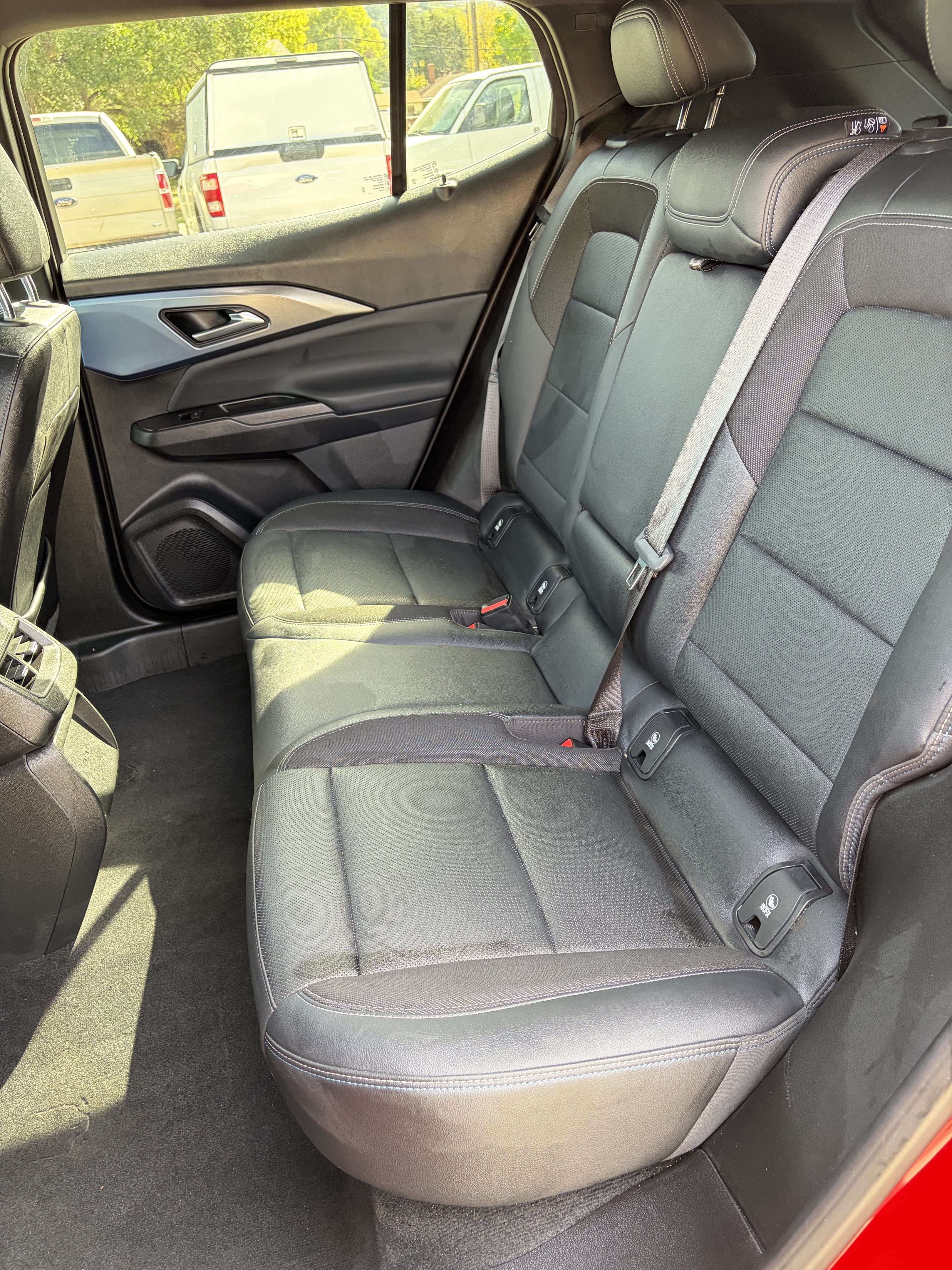 Used 2024 Chevrolet Equinox EV LT w/ LPO, Active Package FWD image 18