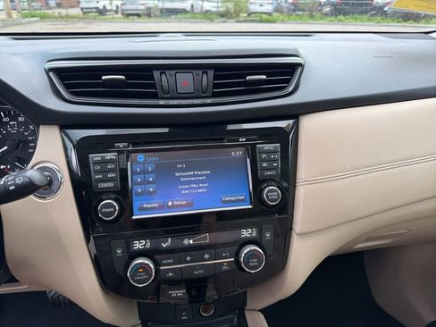 Used 2017 Nissan Rogue SL AWD/4WD image 18