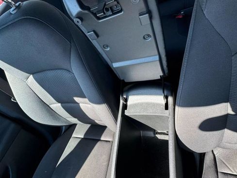 Used 2021 Chevrolet Malibu LT image 29