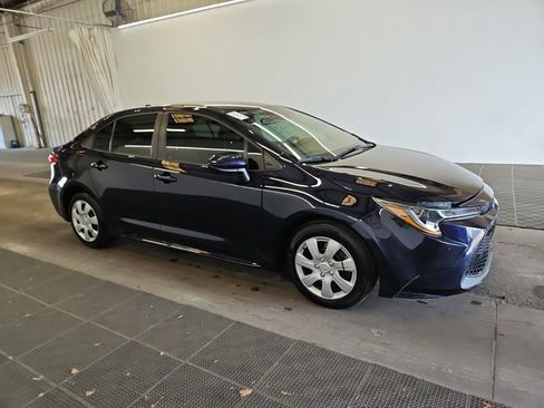 Used 2022 Toyota Corolla LE image 4