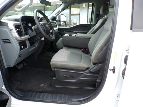 Used 2024 Ford F250 XLT image 15