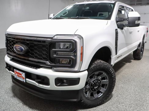 Used 2023 Ford F250 Lariat w/ Sport Appearance Package AWD/4WD image 33
