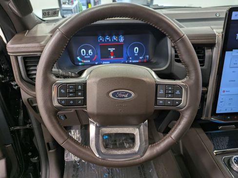 Used 2024 Ford Expedition King Ranch image 19