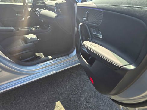 Used 2025 Mercedes-Benz CLA 250 image 10