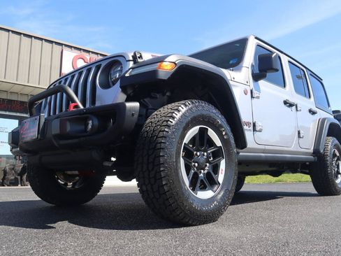 Used 2018 Jeep Wrangler Unlimited Rubicon AWD/4WD image 15