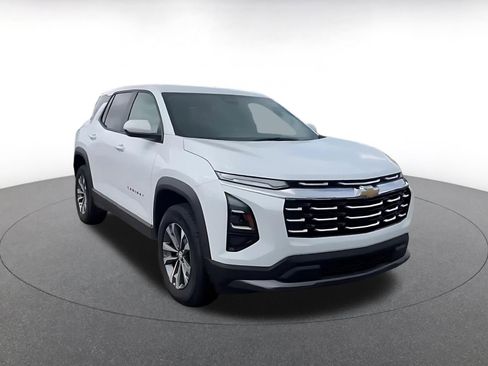 Used 2025 Chevrolet Equinox LT AWD/4WD image 3