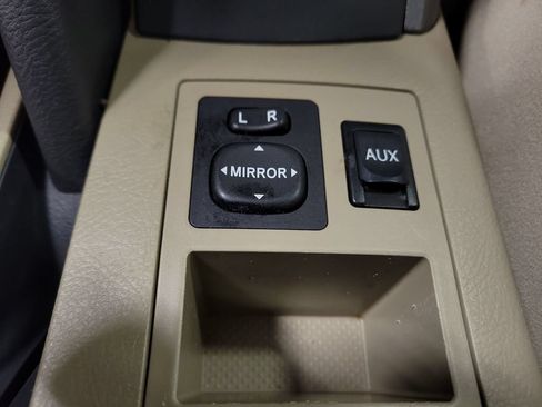 Used 2011 Toyota RAV4 4WD w/ Upgrade Value Pkg image 19